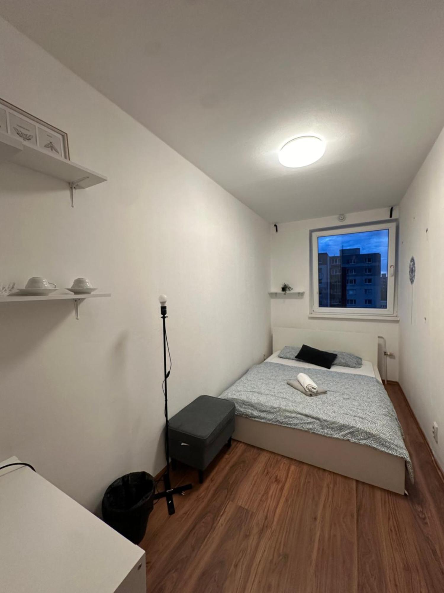Room 1 Km From Center Bratislava Exterior foto